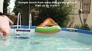 Dirtygardengirl - анальный фистинг и пролапс в бассейне