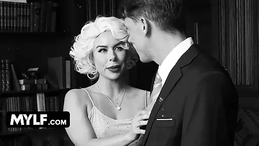 Si semok summer vixen lagi asik berperan sebagai ms. monroe yang nakal dengan latar belakang sejarah liar