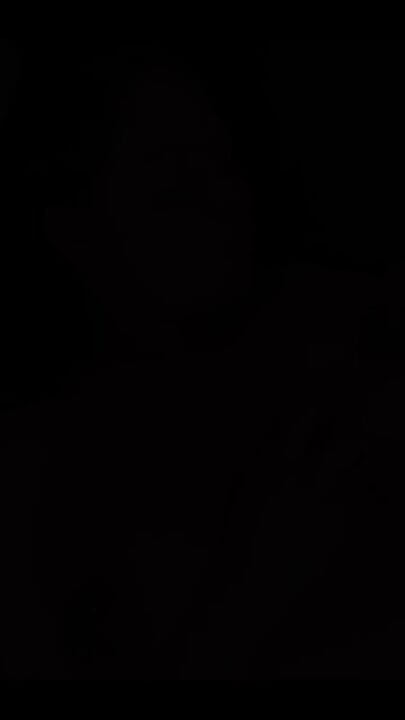 Βραδινές θηλές και βυζιά παίζουν πιπίλισμα και αναπήδηση