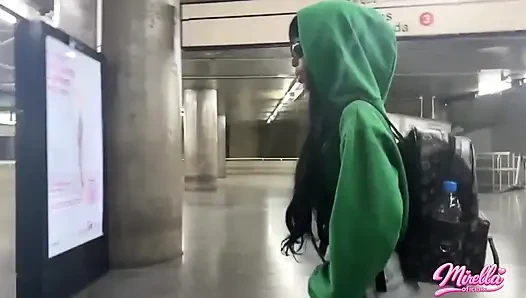She Can't Stand to See the Volume Marking and Sucked Me Inside the São Paulo Subway