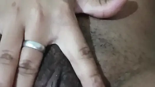 Adikku dari India masturbasi untuk ditonton saudara laki-lakinya.