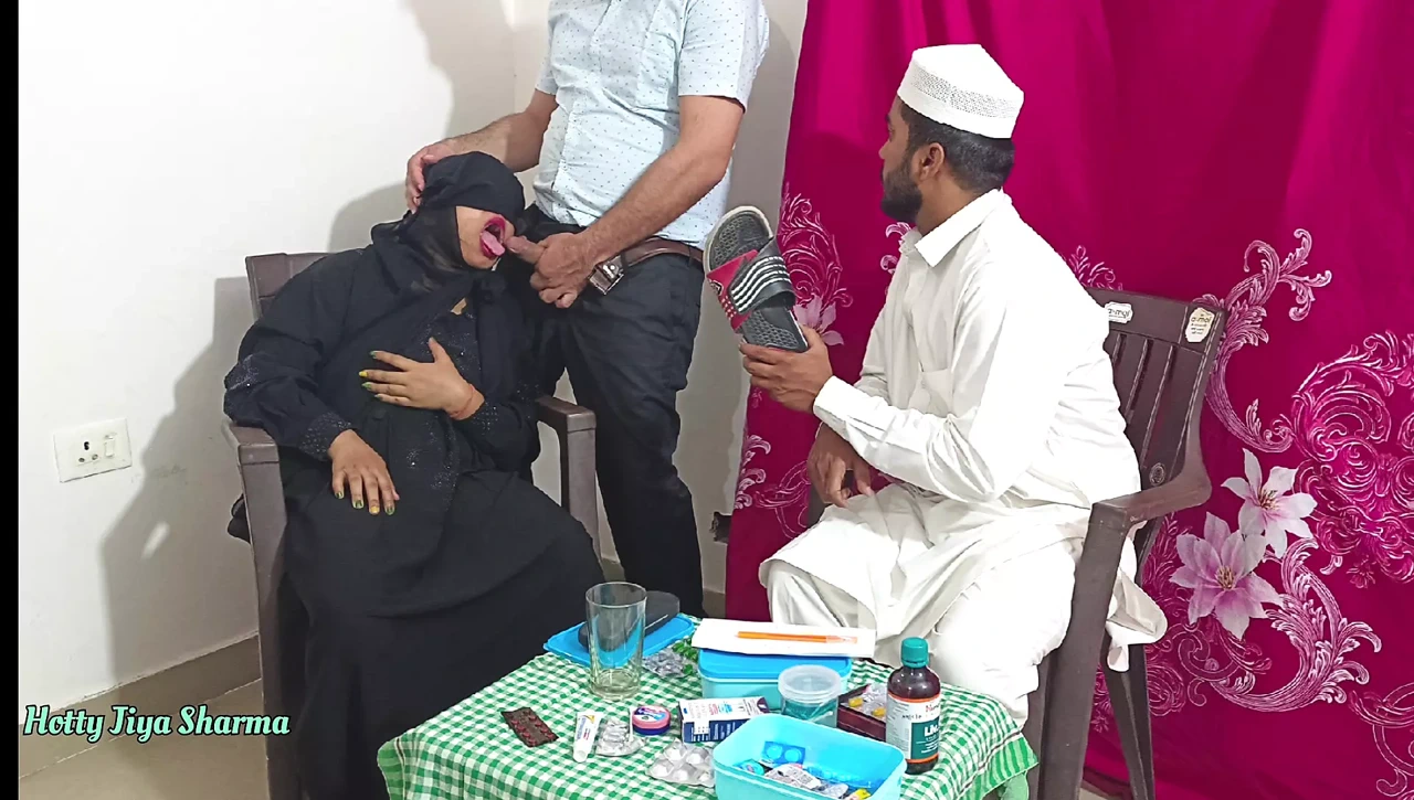 Muslim women fucked by the doctor in front of her husband because she could not get pregnant (Threesome Sex)