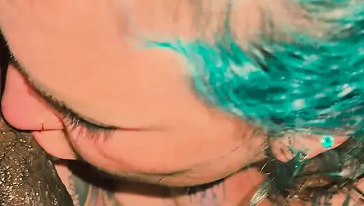 Bibir, lidah dan tenggorokan. (Jangan lupa ludahnya.)