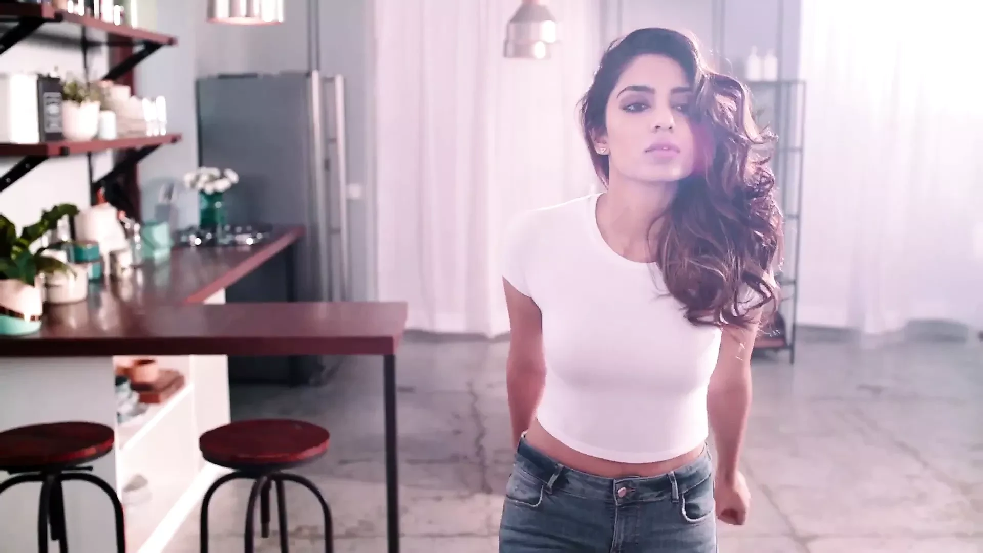 Indische Schauspielerin Jeans Arsch-Show