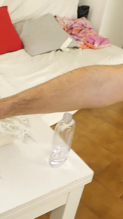 Moment must-see din "În culise cu domnișoara Kika sex dur pe ace și șnururi de haine""