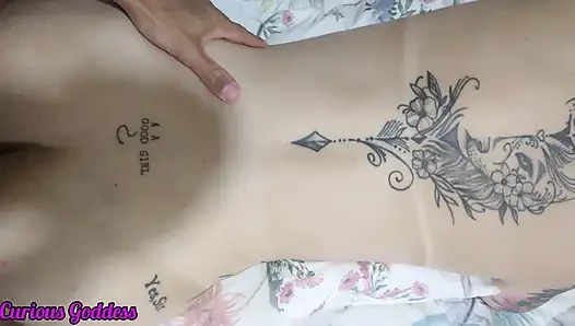 Neugierige göttin - heiße brünette milf, behaarte muschi fickt dicken arsch abspritzen
