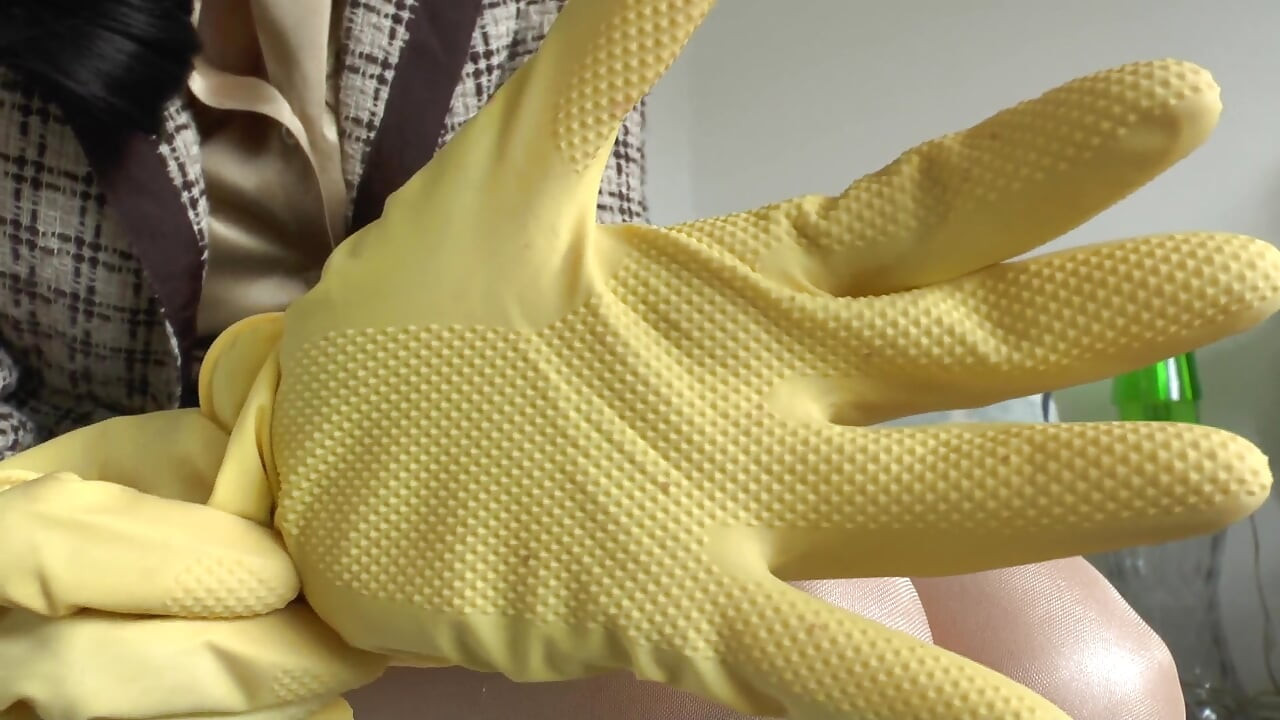¡En Pascua, se bombeará el esperma! Incluso con guantes de ordeño si fuera necesario! Lady Victoria Valente