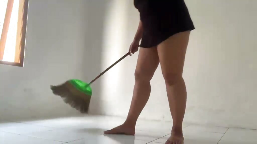 내 마누라는 그녀의받은 편지함으로 폭발을 낳고 있다. 그리고 기지