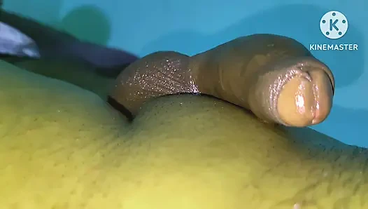 Hintli sıkı götlü kız masajdan sonra anal seks yapıyor