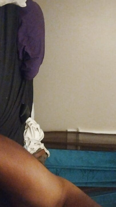 我的女士，一个朋友和我在他们群交后的摄影师