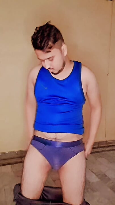Desi lund khada hai