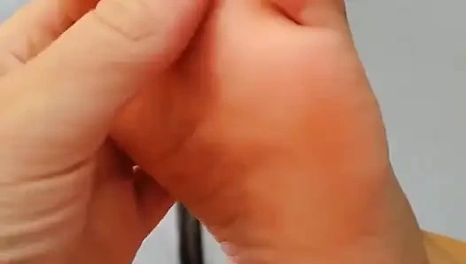 Wildes Morgen-Abenteuer in einem Zelt mit einer schönheit mit dickem hintern