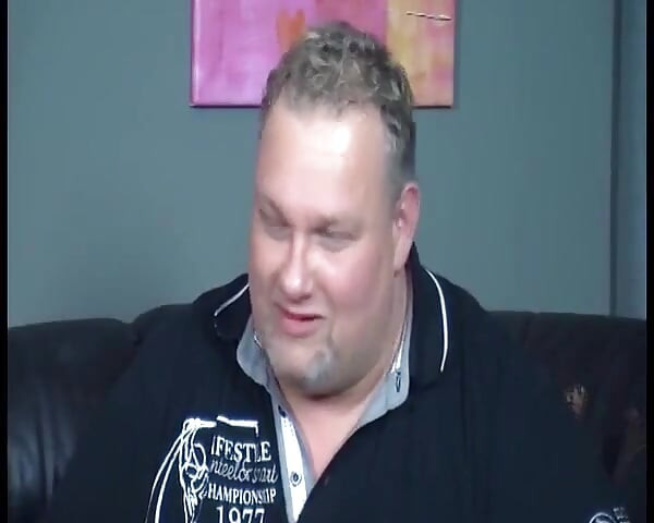Sąsiad meetup czwórka - napaleni niemieccy sąsiedzi wymieniają się i pieprzą surowe z Blowjobs i Fingering
