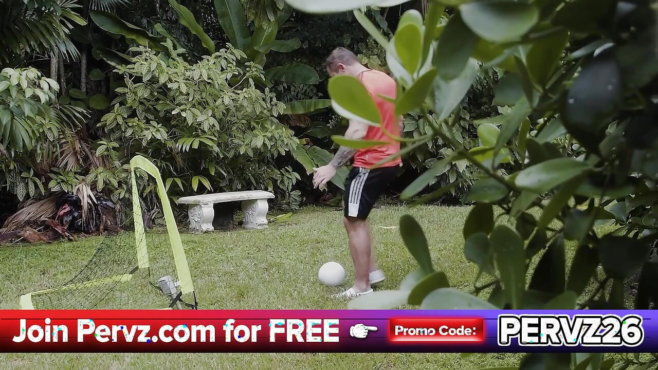 Soccer Player Stepdaughter Wants A Taste Of Muscular Stepdad's Big Dick & Stepmom Is Happy To Share