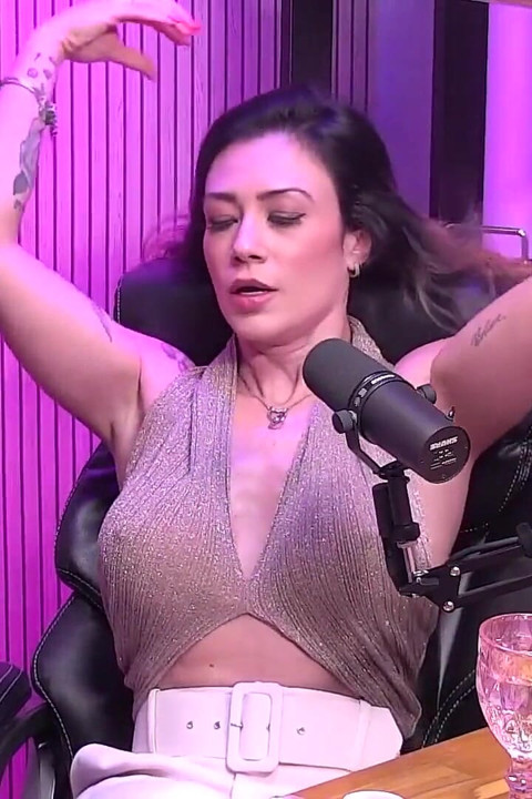 MILF Caliente Y Sus Fantasías