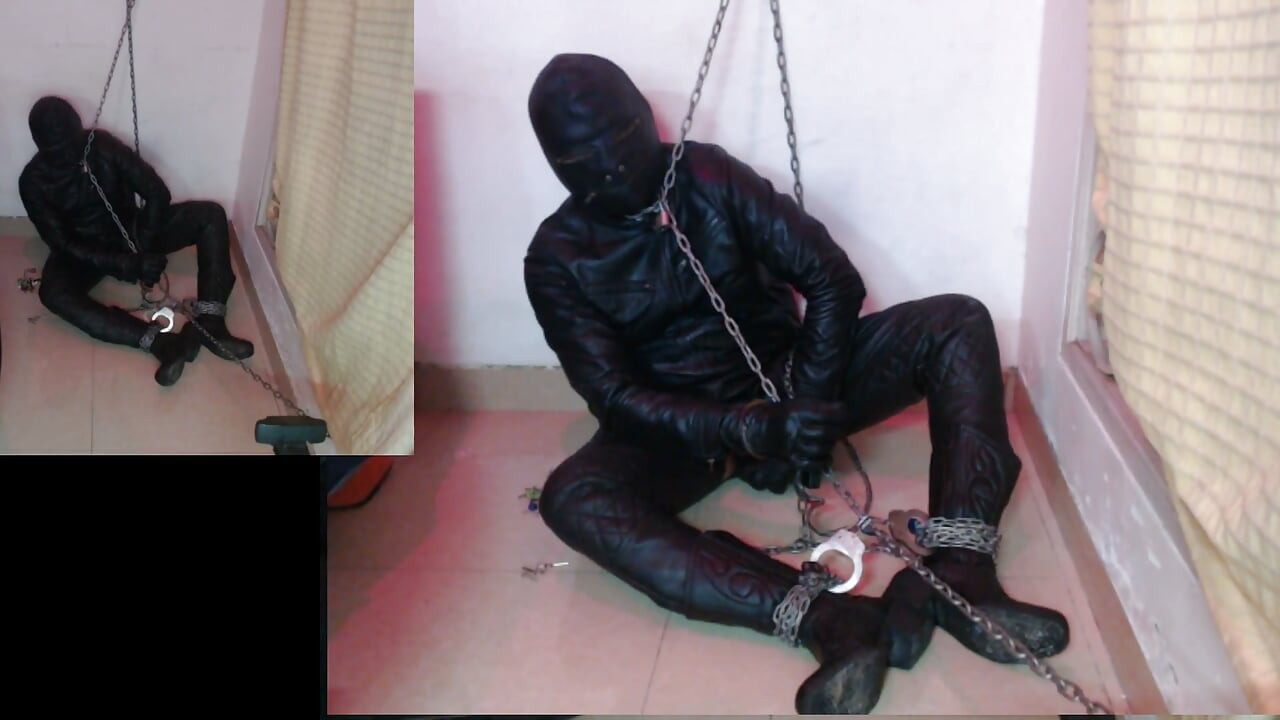 Autobondage Gay em Couro