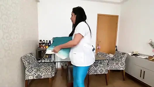 Goddess Kiffa - Kiffa Massagist Seduces Her Client with Her Feet Until He Cums Ep 2