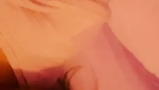 Evli bir kadına mastürbasyon yapıyor