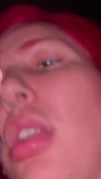 In the Dark of the Balcony with My Hot Stepmother, the Whore Wants to Give Hair to the Neighbor.