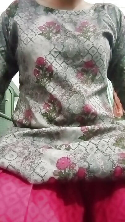 Indische Homo Travestiet Gaurisissy Ziet Eruit Als Een Huisvrouw in Salwar Kurta XXX