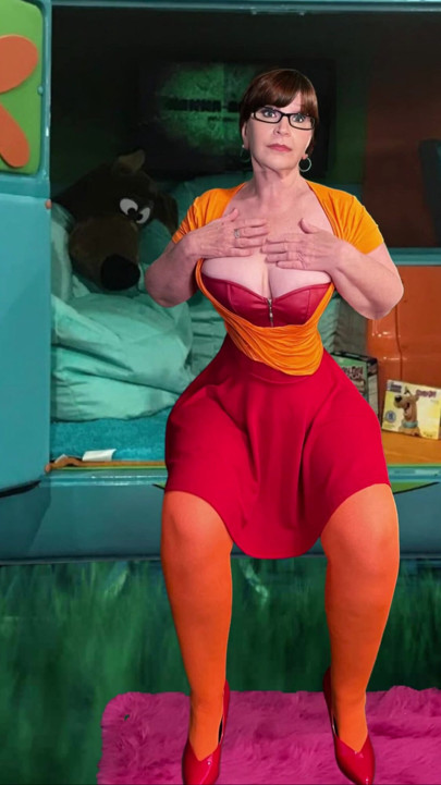 Granny Velma Dinkley's Pussy Licking & Fucking Quick Carnal Compilation 62021COMP | Clip 3