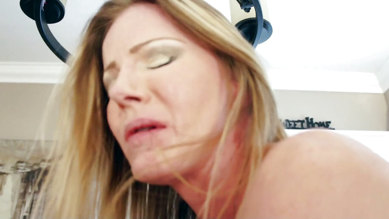 MIlf i hottie bardzo się kochają