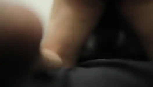 INDO-MÄDCHEN IM SATIN-PYJAMA-HINTERN SUPER ÜPPIG INDO NEUESTES INDO BOKEP