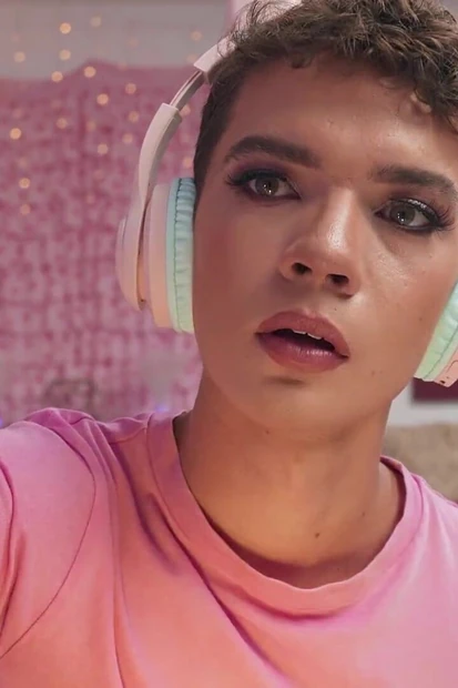 Lelaki- Gooner Femboy Rode Batang Saya - Drake Von, Sam Ledger