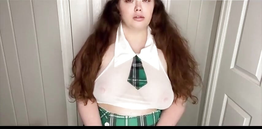 Gordinha universitária fode professor (roleplay solo)