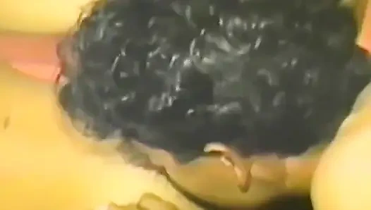 Ein amateur-paar schießt eine creampie-szene