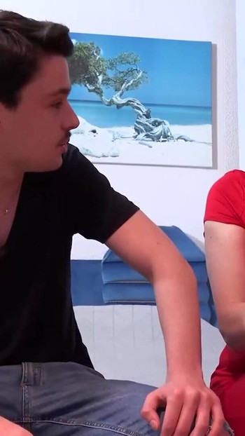 La signora matura arrapata si gode un'intensa sessione di piacere hardcore | Clip 1