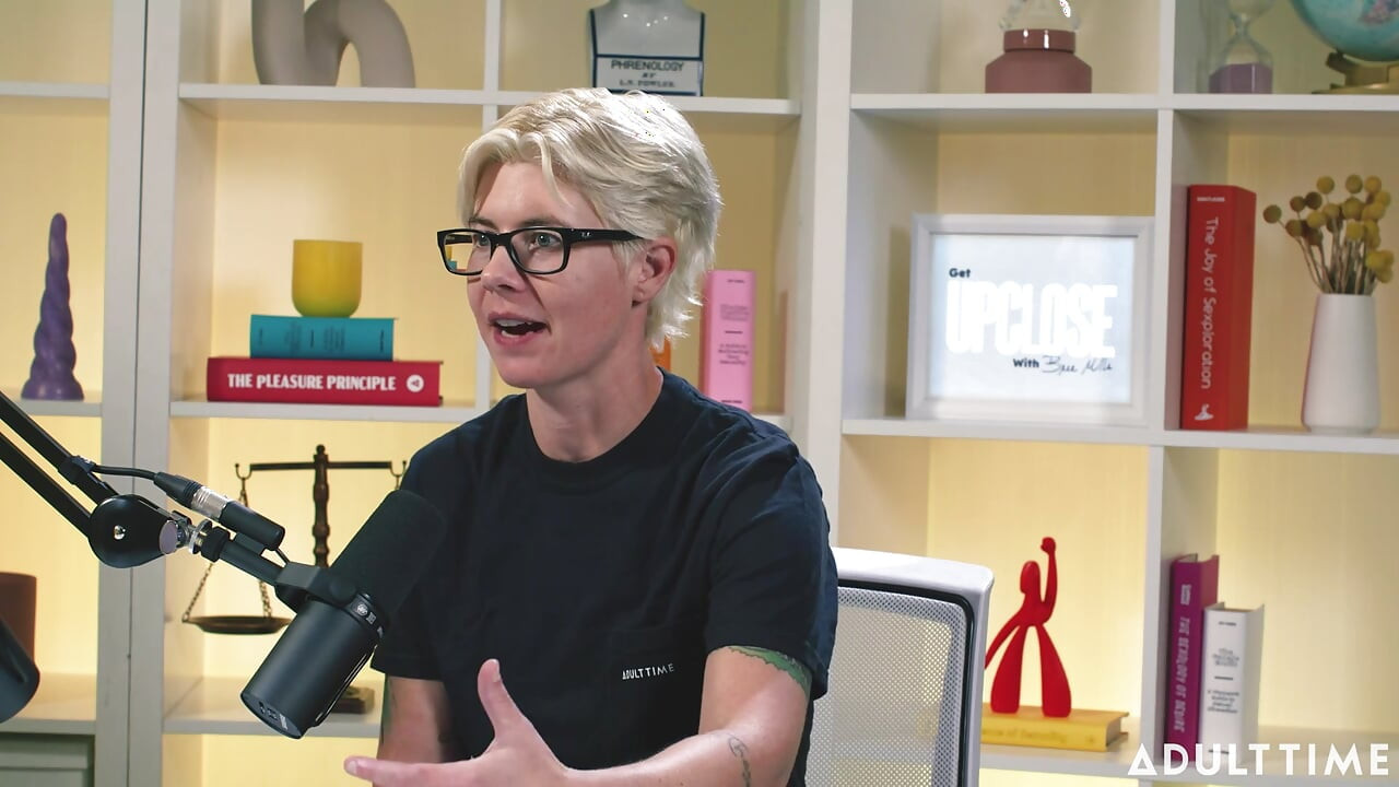 Khloe Kingsley Squirting on Camera & Red Flags  the Adult Time Podcast