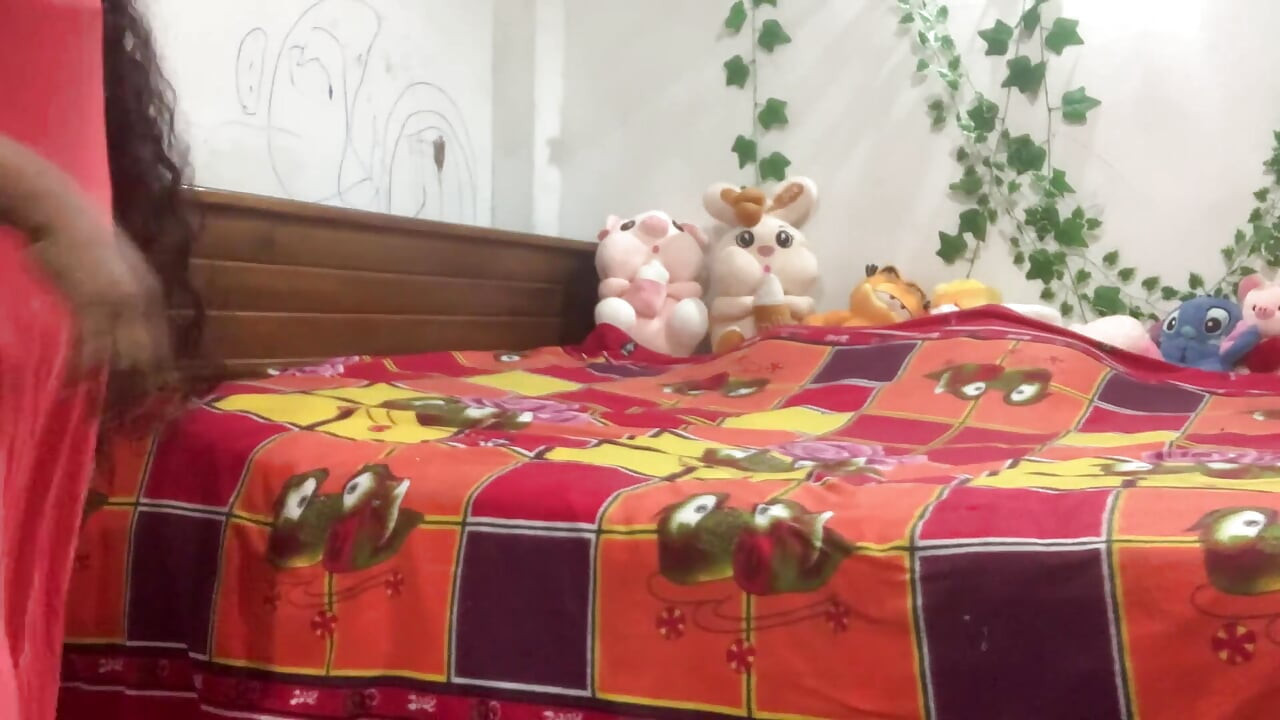 Am legat centura de rochie mea un pic, spune soțul Nangi lui