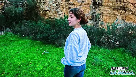 Yabancı sakso karşılığında beni evime götürüyor ve sonra sikiyor