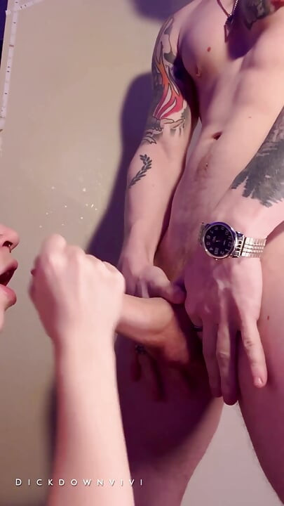 Gratis gebruik mijn keelpoesje wanneer je maar wilt