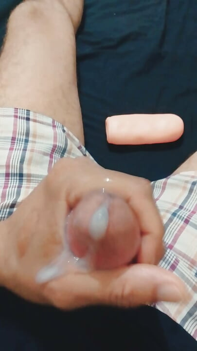 Watch me ejaculate and moan loudly. Masturbation..