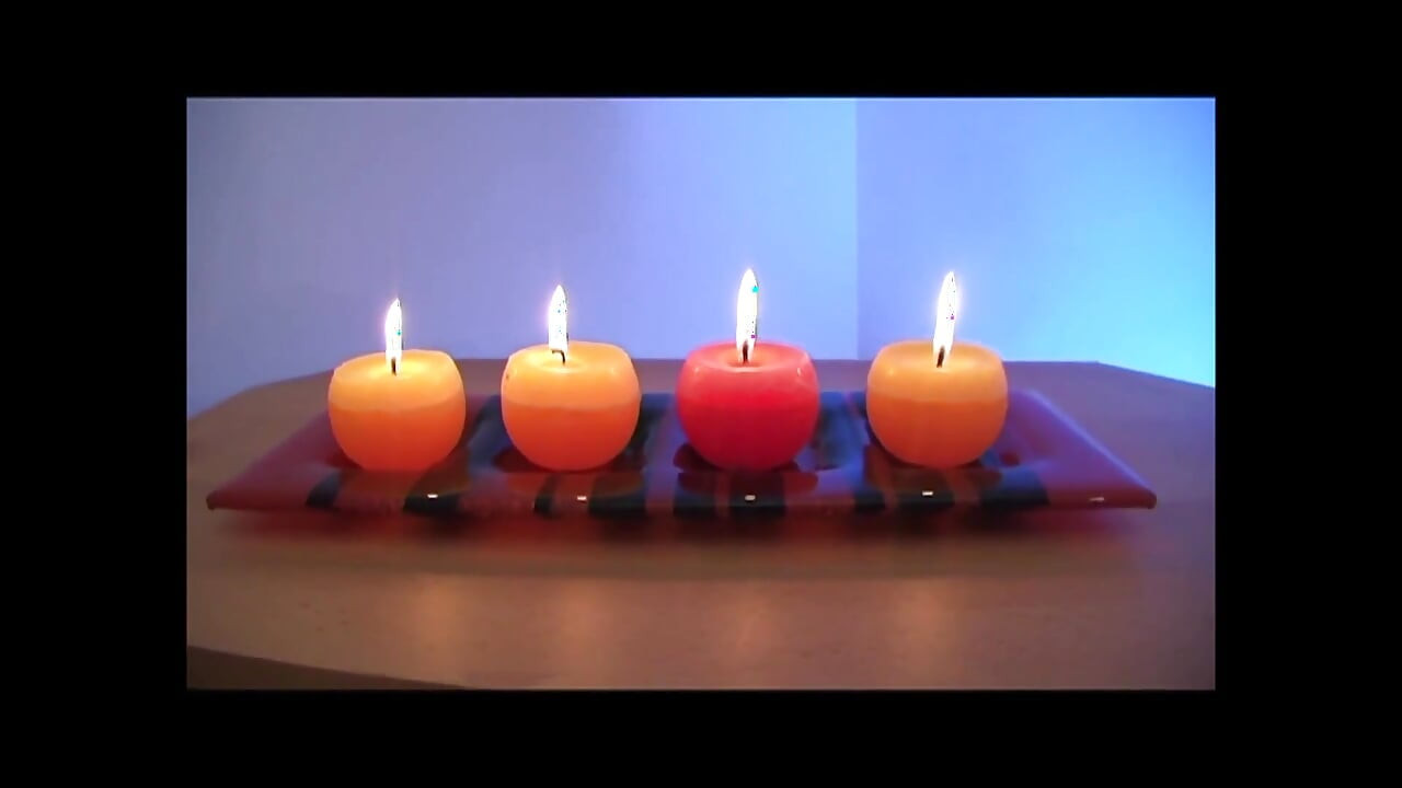 ナイーブなレズビアンはディルドを共有します