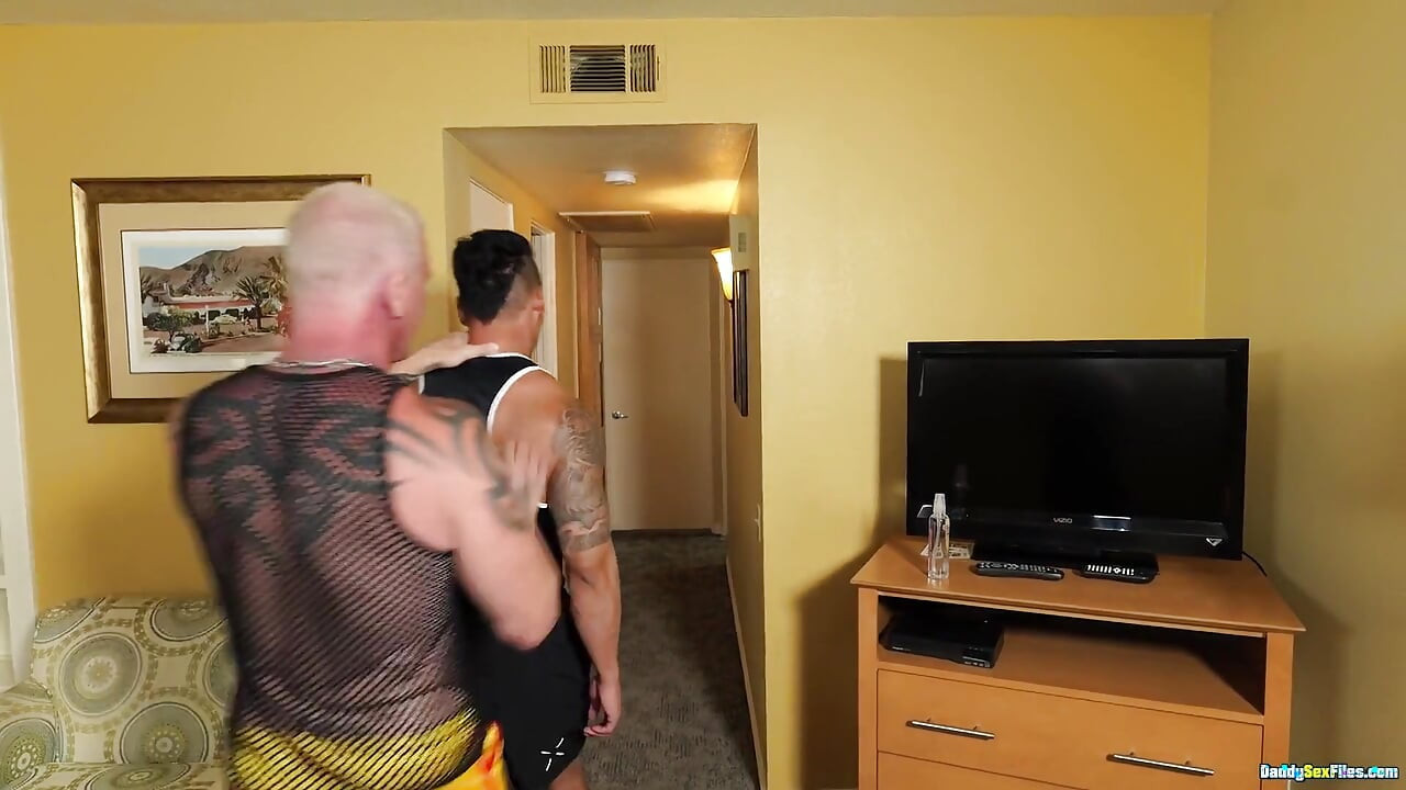 Cum Hungry Bareback Jock