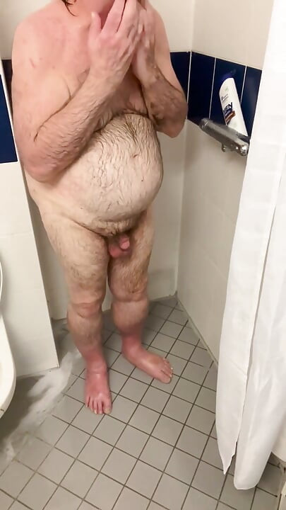 In the Shower with Coach Karl 6765