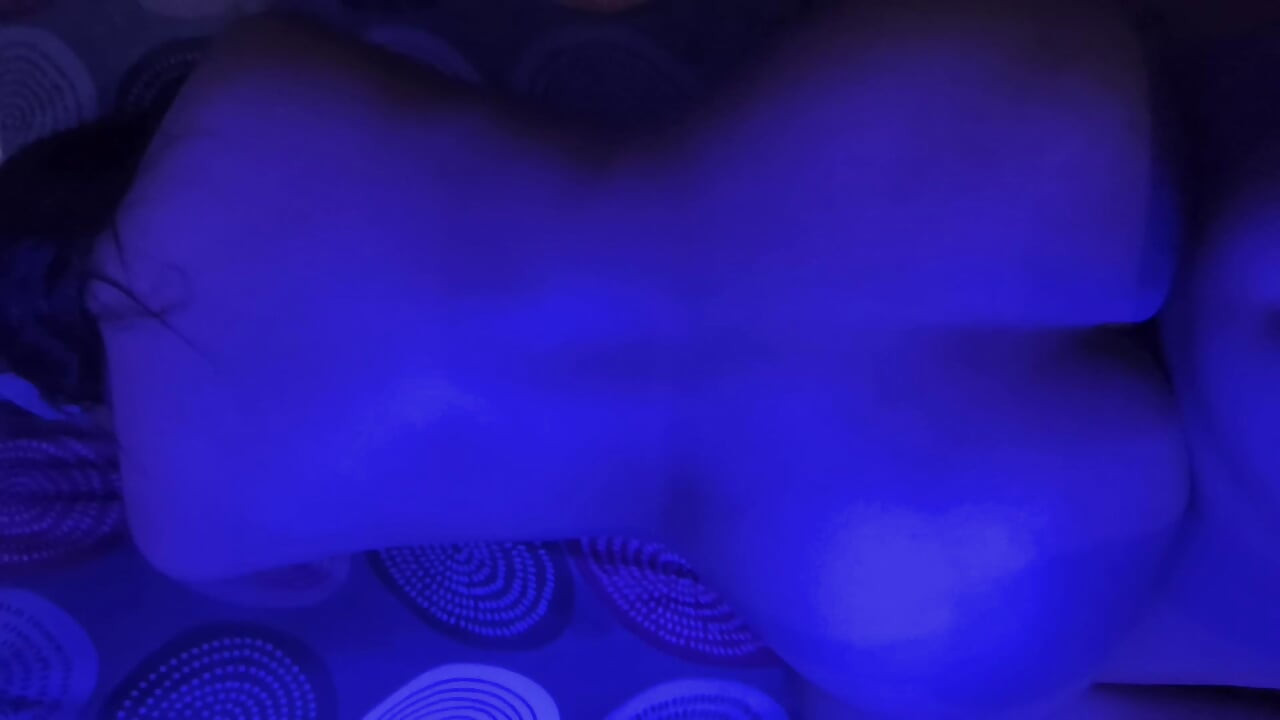 Indo-Schlampe in einem Nachtclub