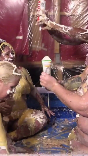 Trenutak koji morate vidjeti iz "Sweet Treat Mess"
