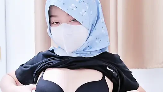 POV: Hijabi Girl Gym Booty Tease You Can't Resist