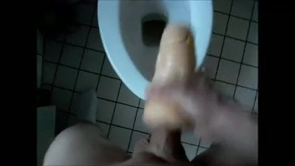 Fucking my toy (zseblámpa) 2. rész (wanking rész) (kiverés)