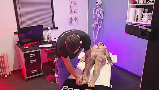 Yoni si tantra lagi asik pijat memeknya pakai thatbosslas