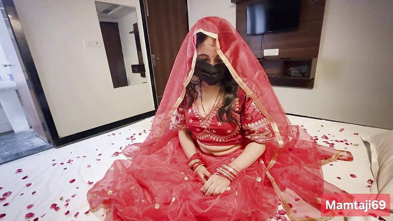Bhabhi ko Hotal Bolaya , kaisi h Bhabhi ki chut