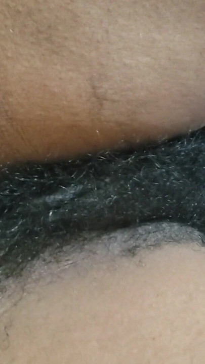 Jilat memek berbulu perempuan dewasa close up ibu-ibu seksi | Klip 1