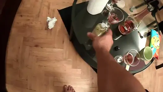 Asyalı Genç Kız Çifte Sikiliyor Ve Sert Emiyor