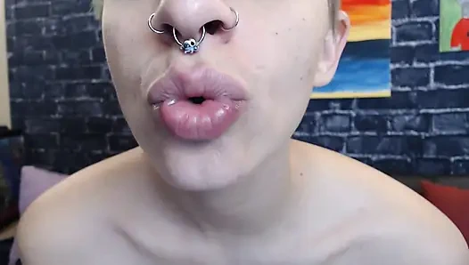 Bibir bebas lipstik besar