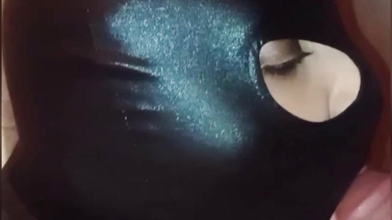 อมควยในหน้ากาก