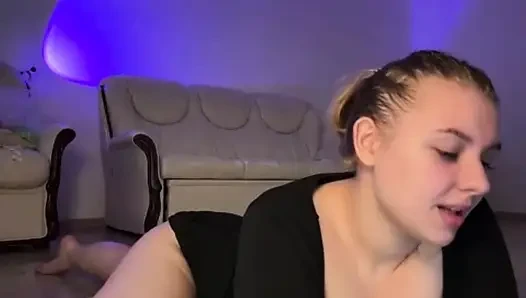 Jucielussie hard fucking with huge dildo